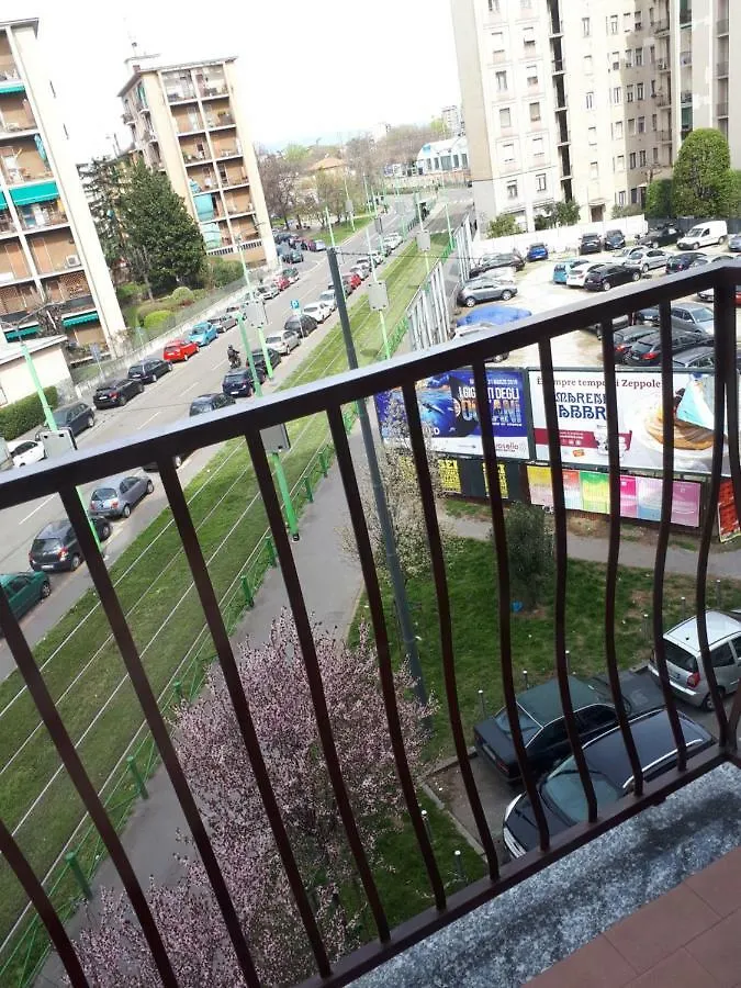 Valassina Milano Apartment מילאנו